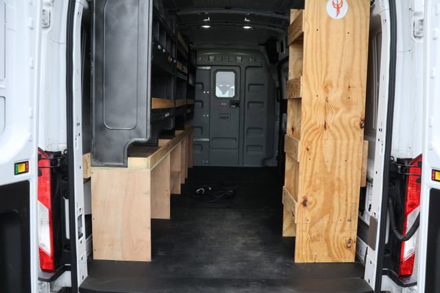 Used 2022 Ford E-Transit 148 High Roof Extended image 17