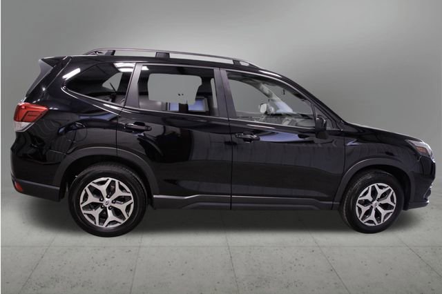 Used 2023 Subaru Forester Premium AWD/4WD image 6