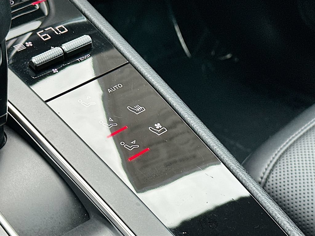 Certified 2023 Porsche Macan Turbo AWD/4WD image 23
