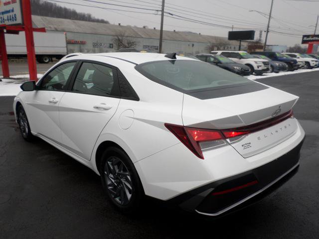 Used 2024 Hyundai Elantra SEL image 7