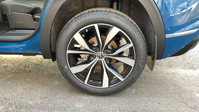 New 2025 Volkswagen Atlas Cross Sport SEL Premium R-Line image 20