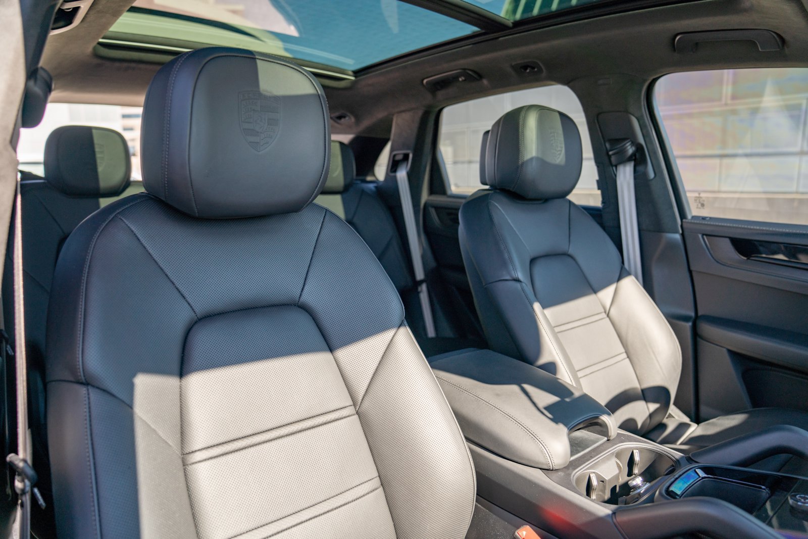 Certified 2025 Porsche Cayenne GTS AWD/4WD image 27