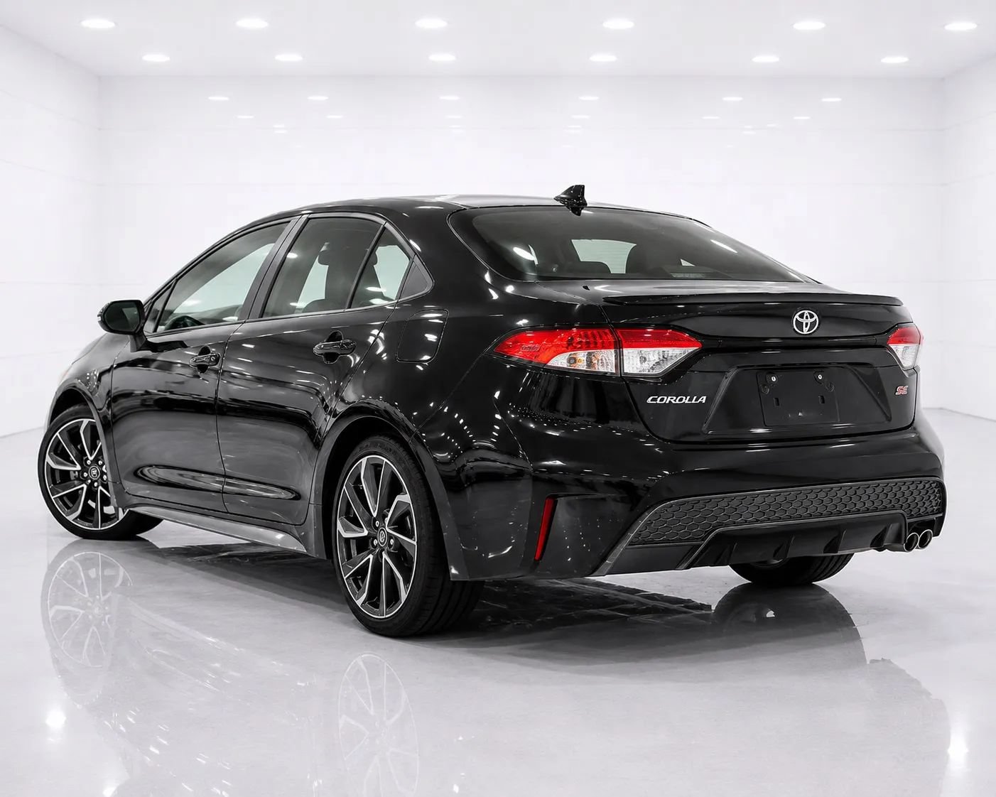 Used 2022 Toyota Corolla SE FWD image 3