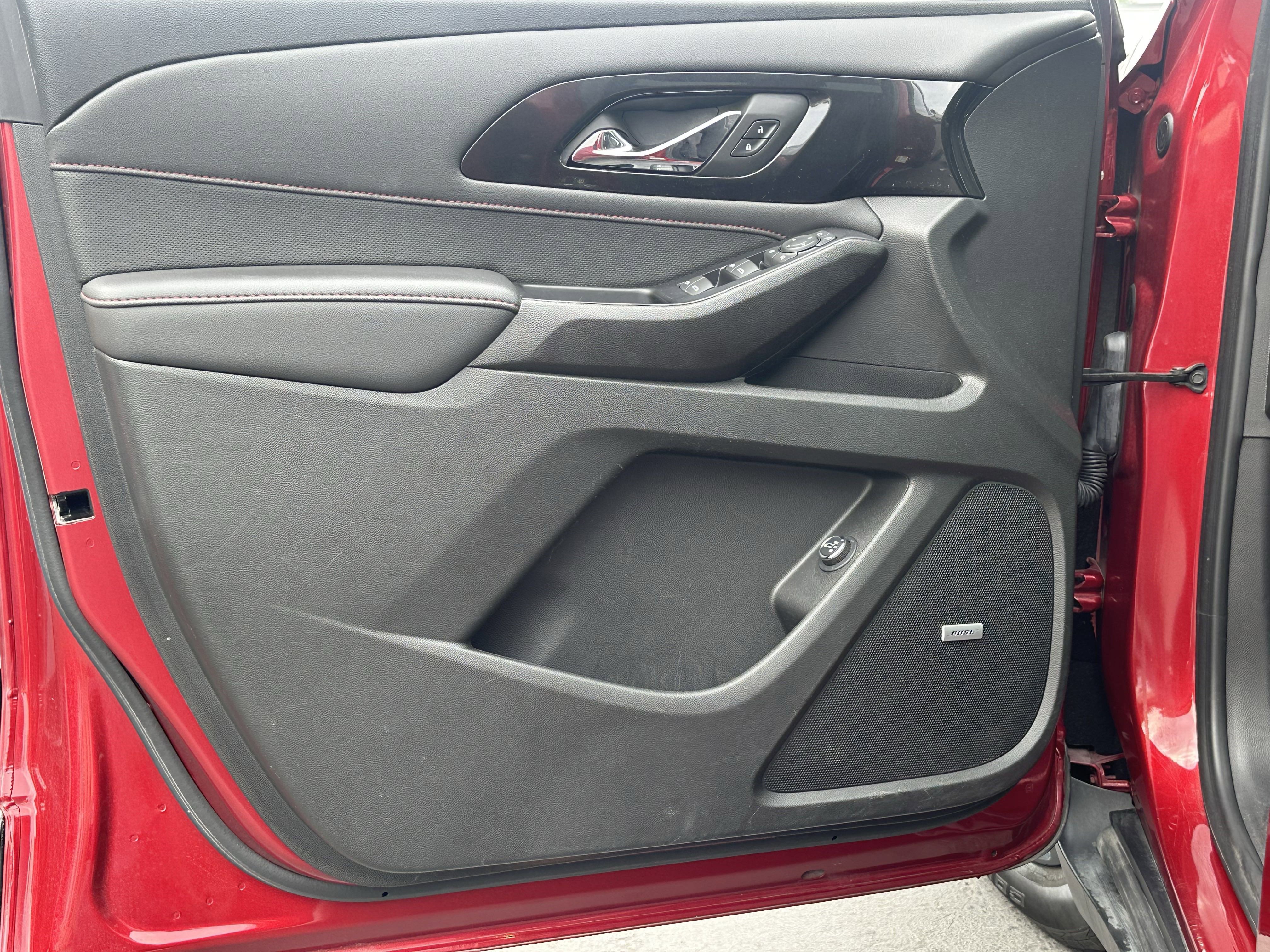 Used 2023 Chevrolet Traverse RS image 24