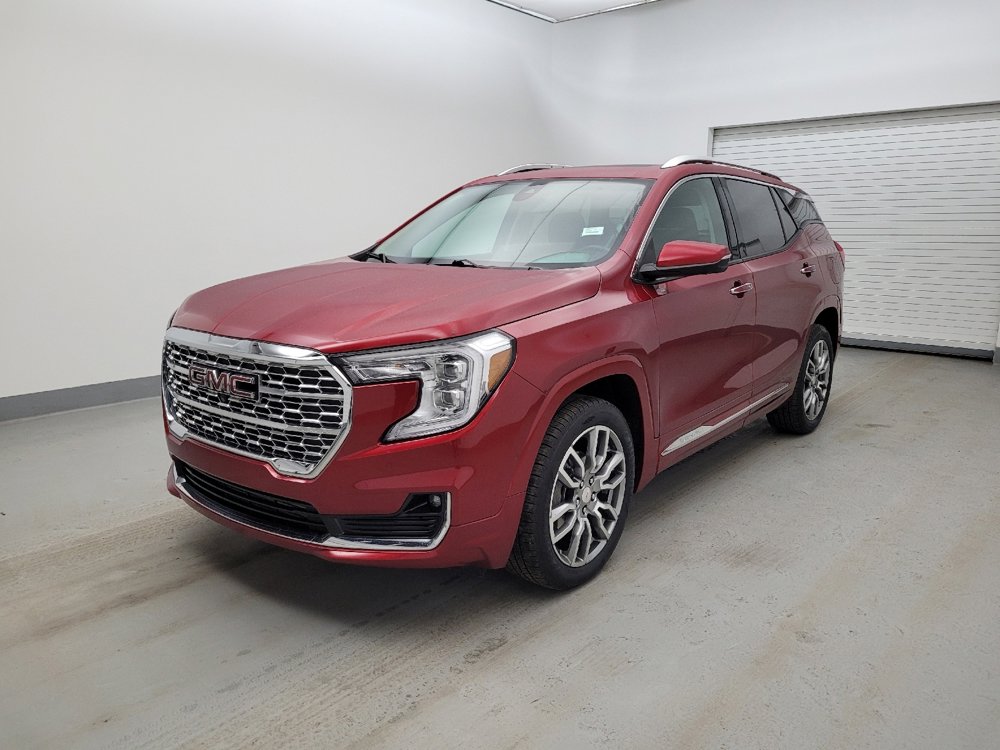 Used 2022 GMC Terrain Denali w/ Denali Premium Package image 2