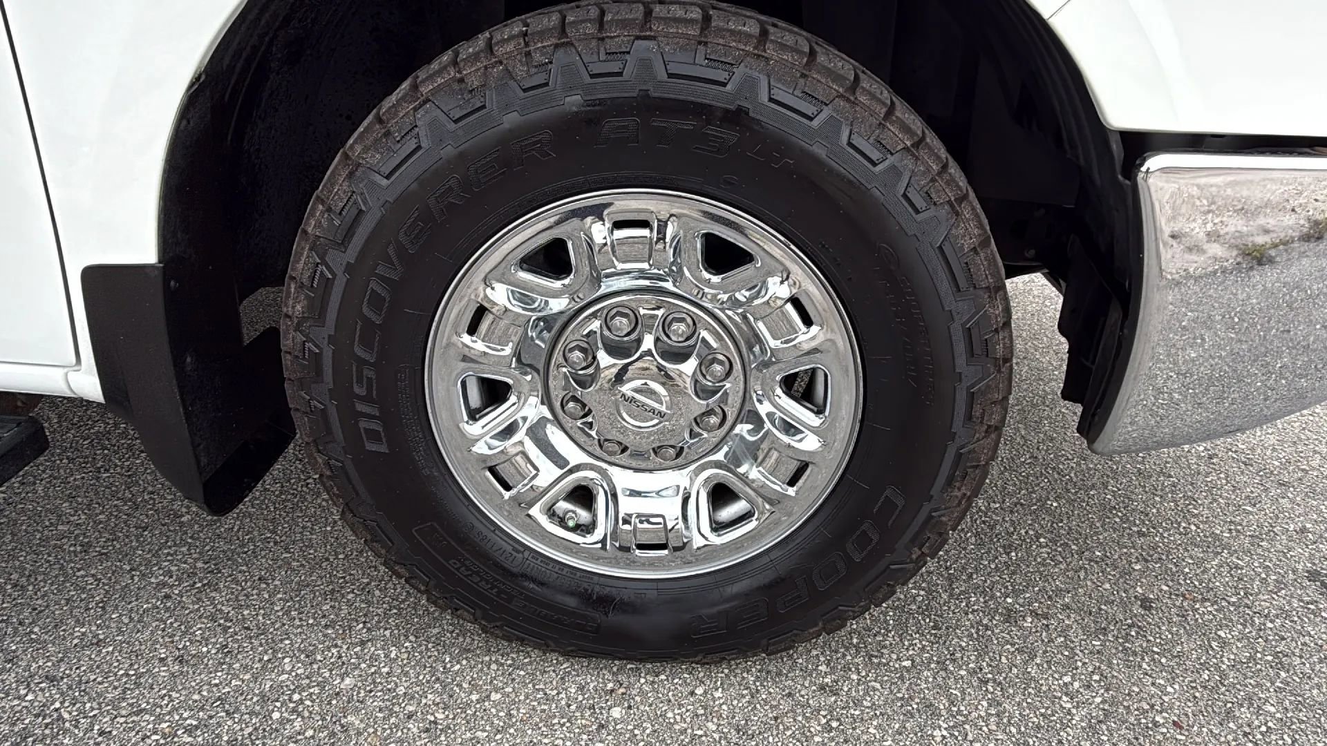 Used 2020 Nissan NV 3500 SV w/ Navigation Package image 21