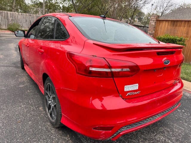 Used 2015 Ford Focus SE w/ SE Sport Package image 39