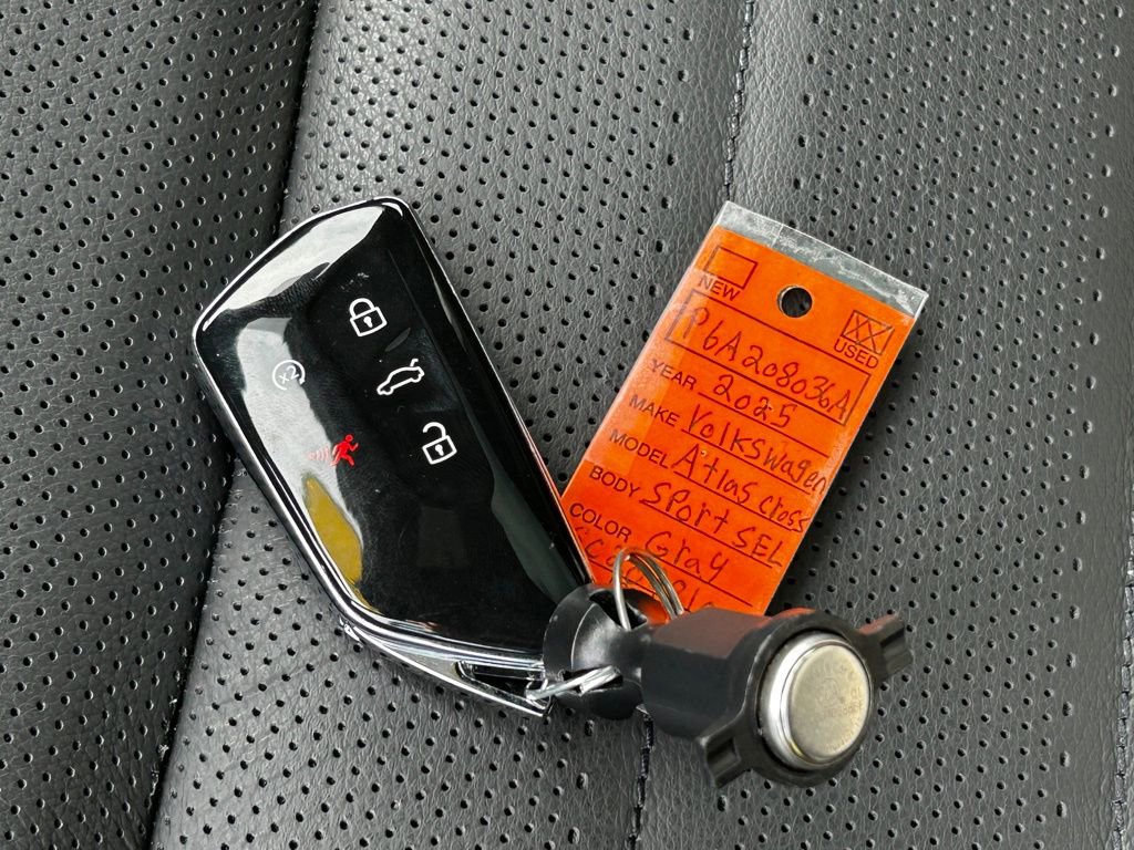 Used 2025 Volkswagen Atlas Cross Sport SEL image 51