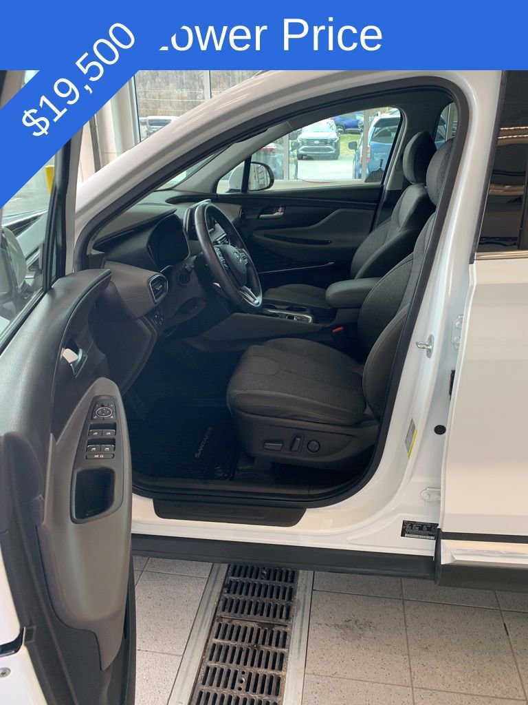 Used 2019 Hyundai Santa Fe SEL image 3