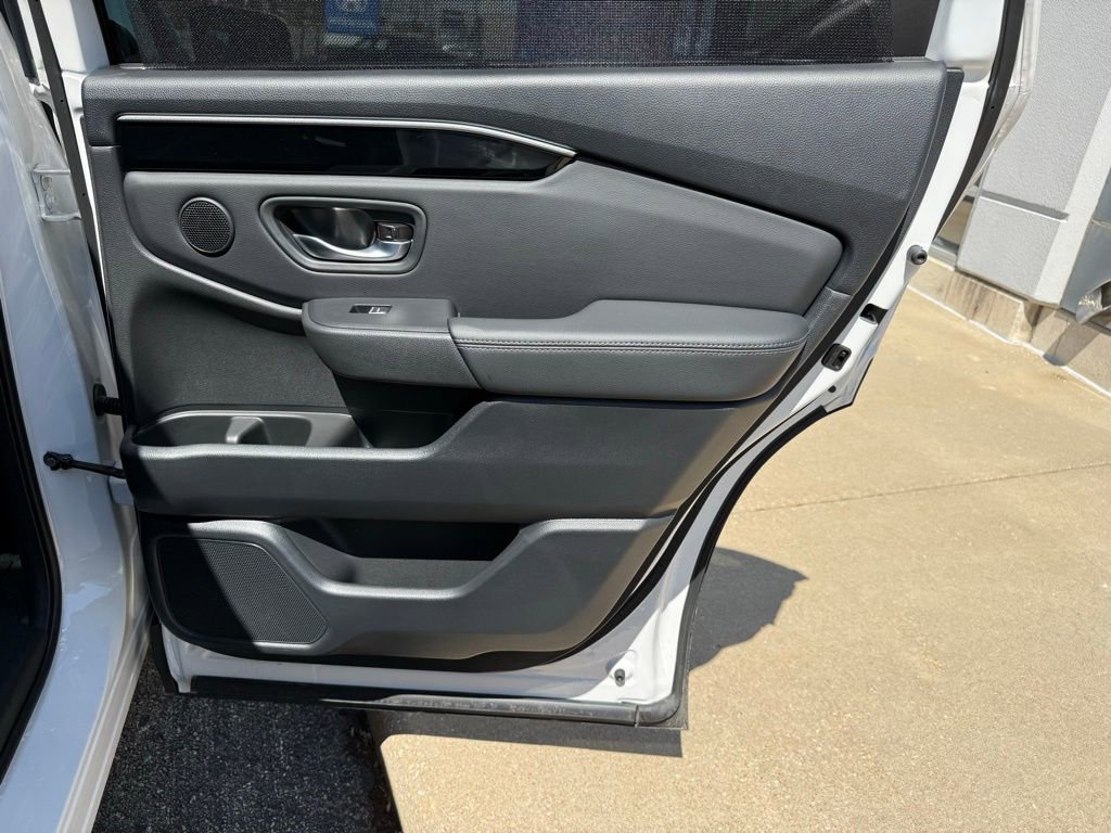Used 2025 Honda Pilot Touring image 41