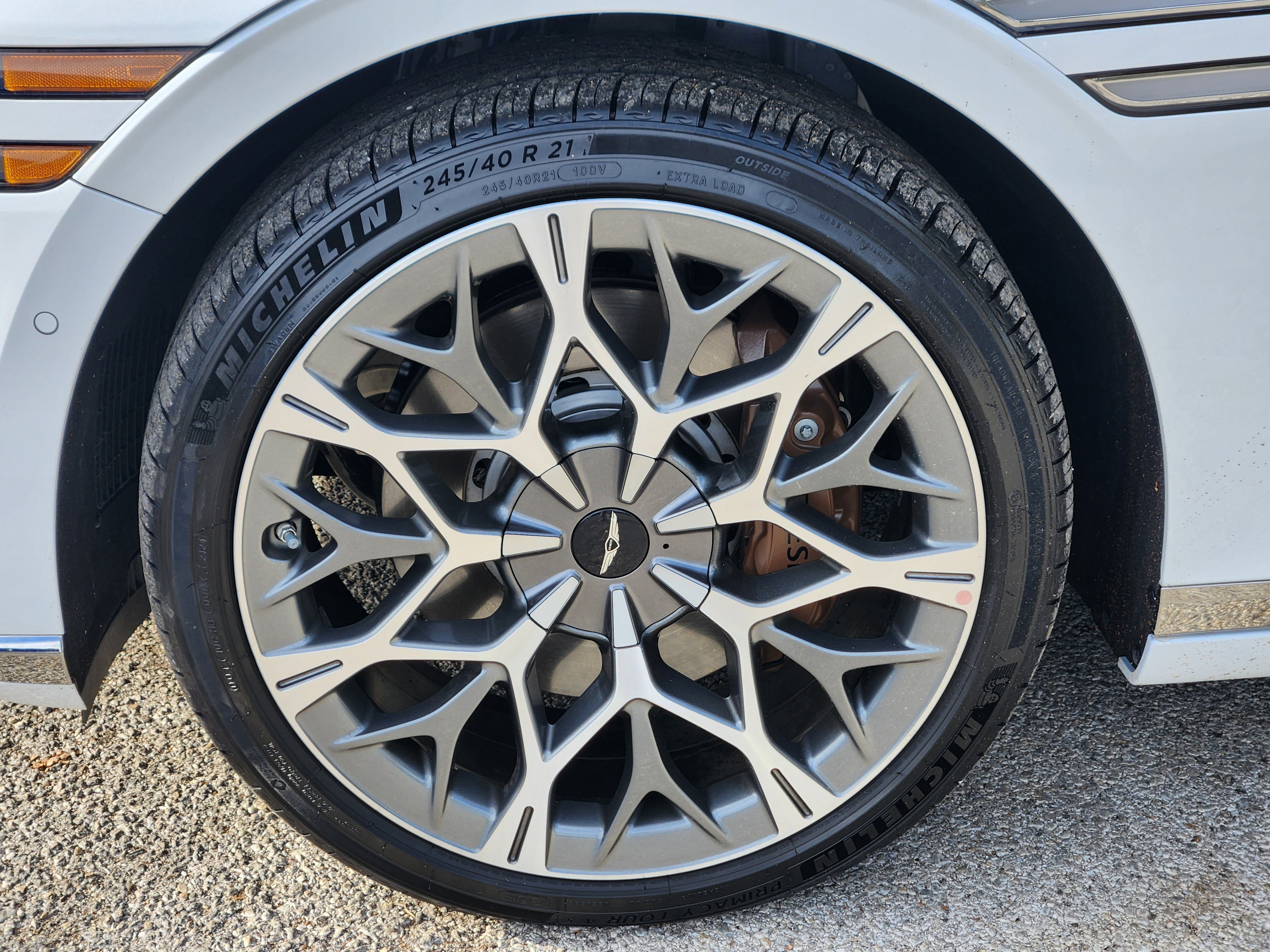 Used 2025 Genesis G90 3.5T image 12