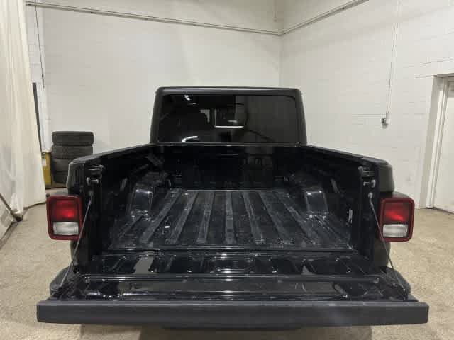 Used 2023 Jeep Gladiator Overland image 6