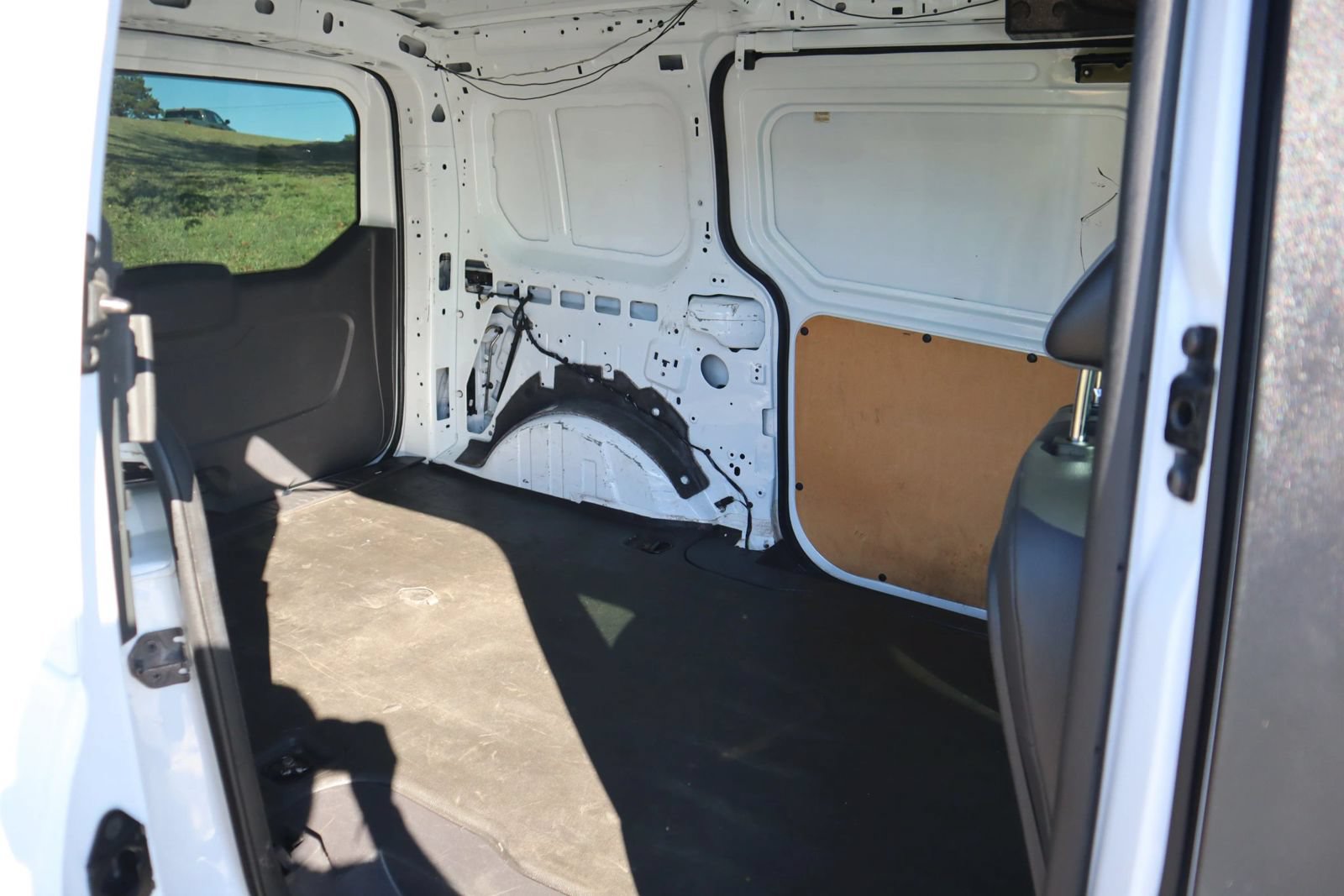 Used 2018 Ford Transit Connect XL FWD image 15