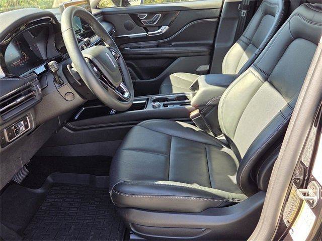 Used 2025 Lincoln Corsair Reserve w/ Jet Appearance Package image 9