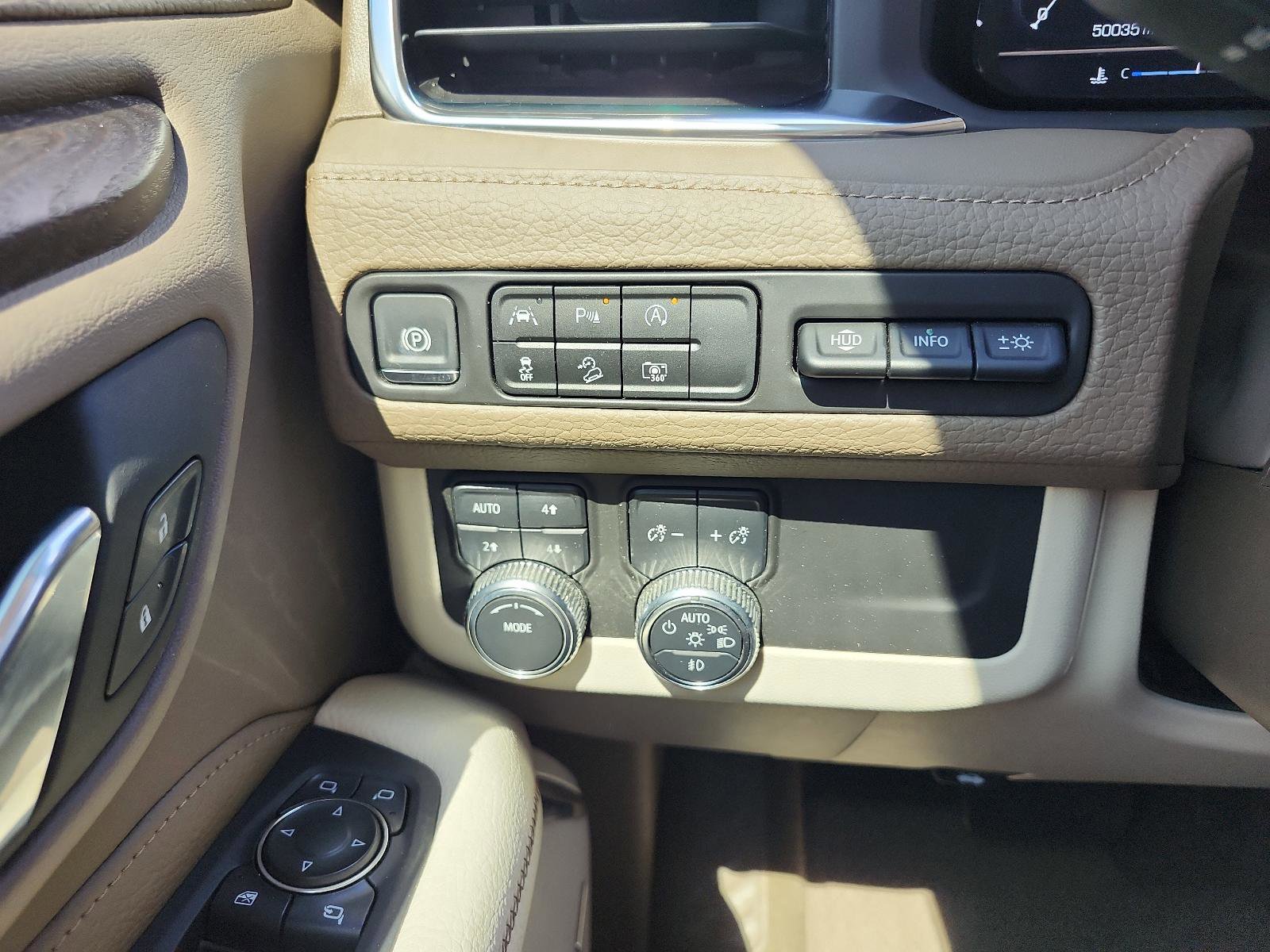 Used 2024 GMC Yukon Denali image 24