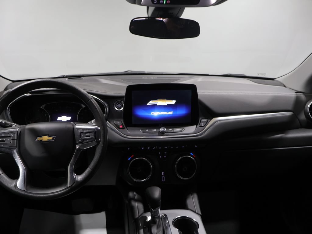 Used 2025 Chevrolet Blazer LT AWD/4WD image 17