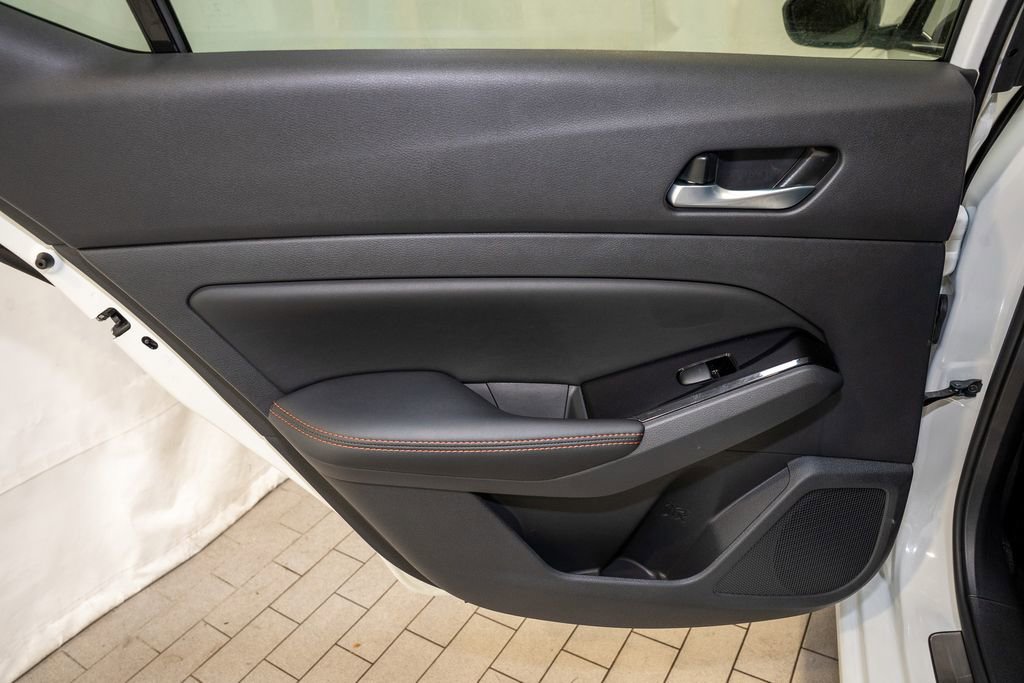New 2025 Nissan Altima 2.5 SR image 11