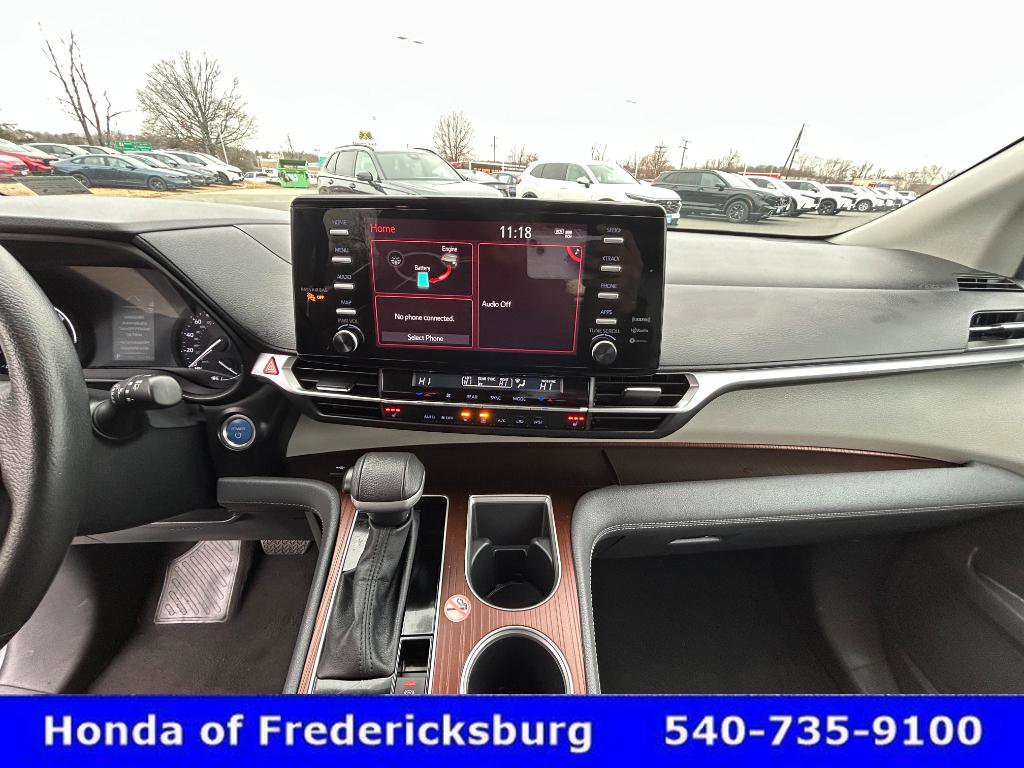 Used 2024 Toyota Sienna XLE image 20