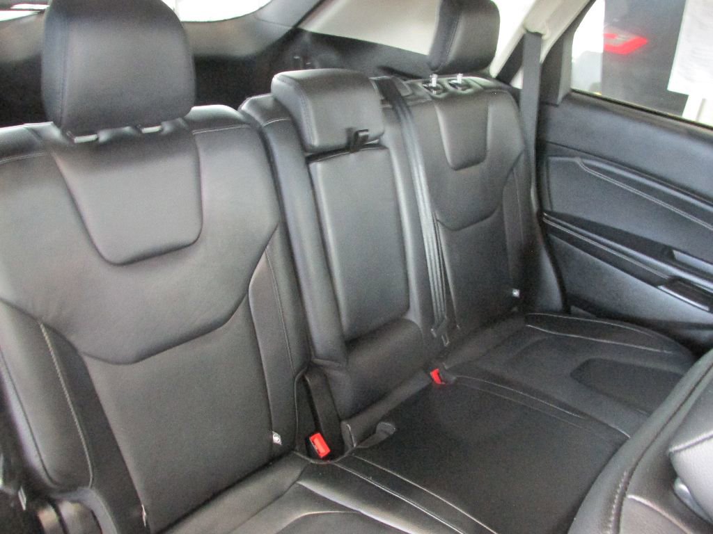 Used 2022 Ford Edge Titanium image 30