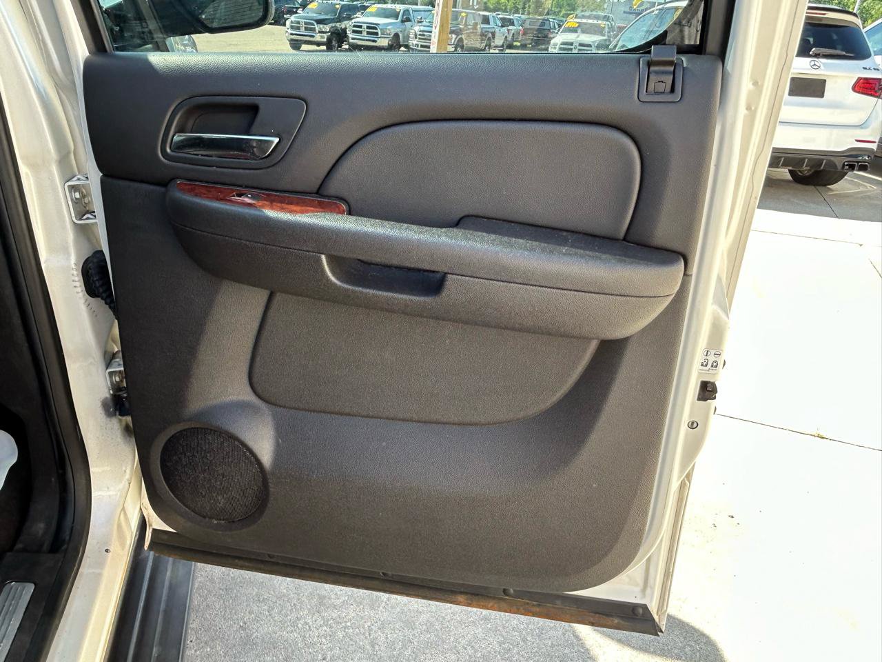 Used 2012 Chevrolet Suburban LTZ AWD/4WD image 16