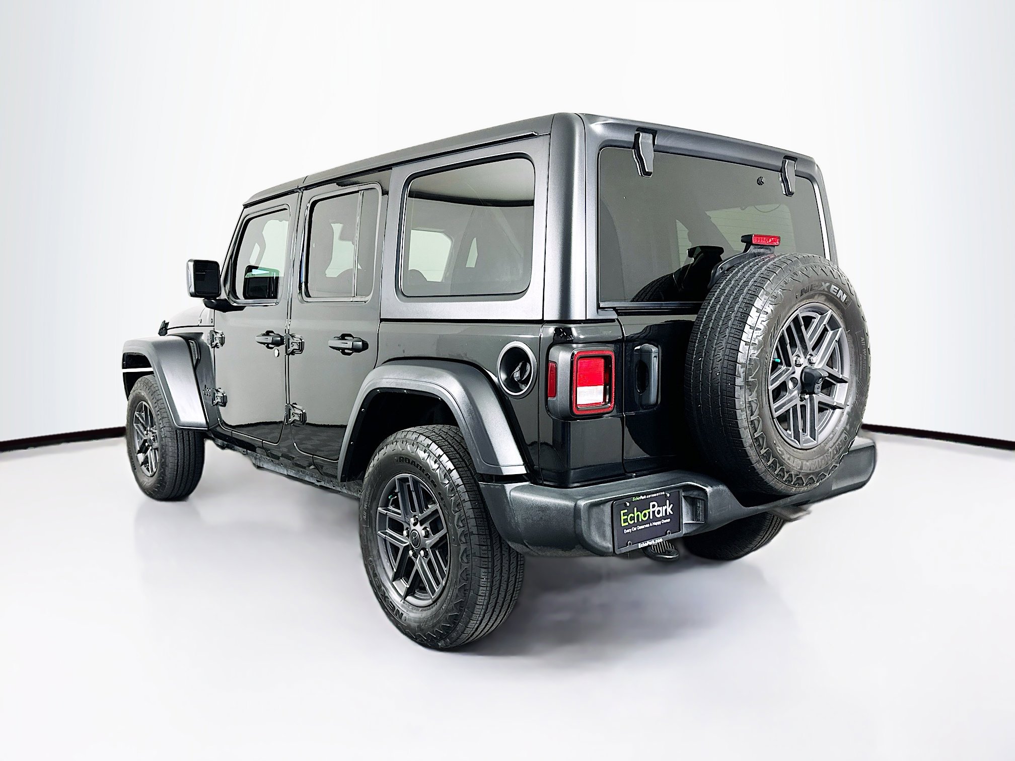 Used 2024 Jeep Wrangler Sport S image 5