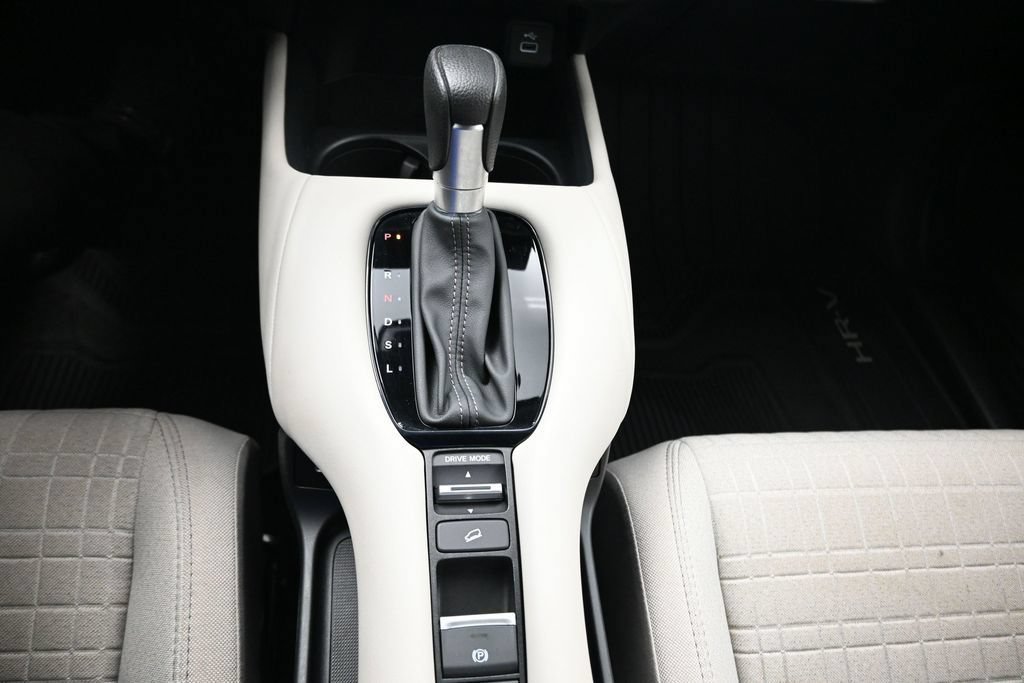 Used 2025 Honda HR-V LX image 18