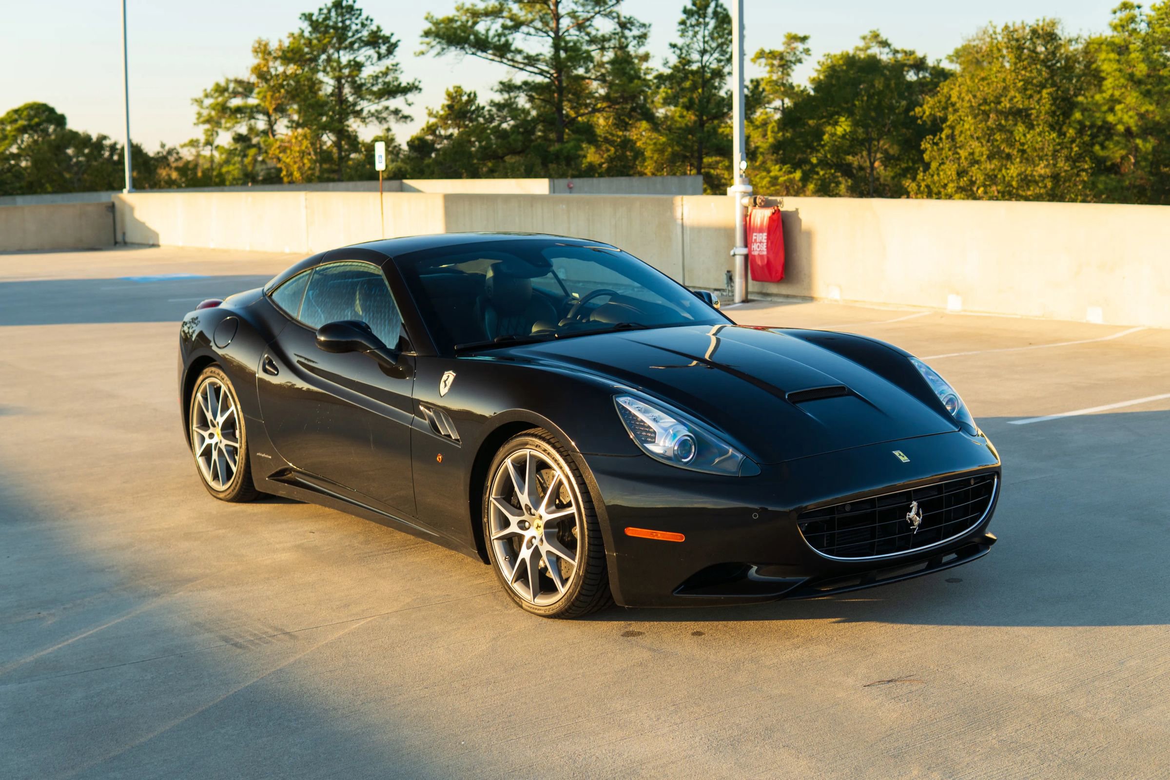 Used 2010 Ferrari California RWD image 18
