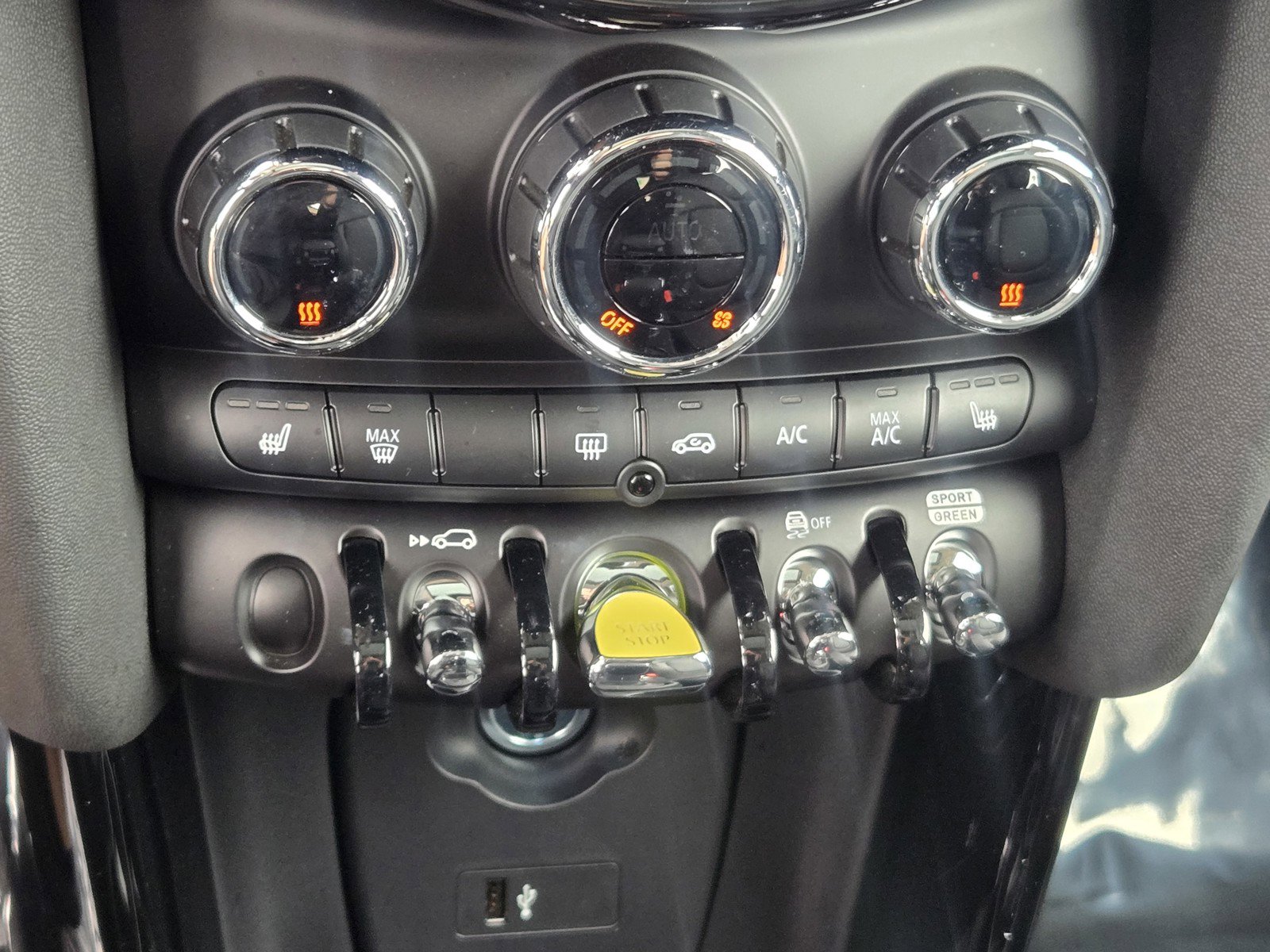 Used 2024 MINI Cooper SE image 18