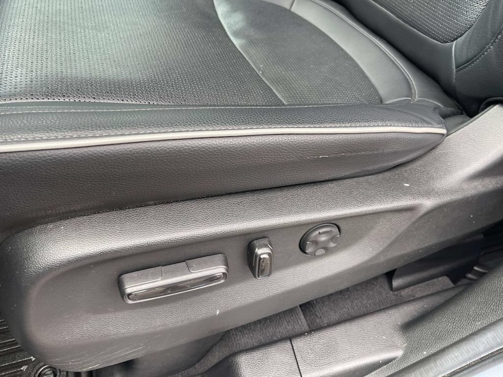 Used 2025 Honda Odyssey Elite image 16