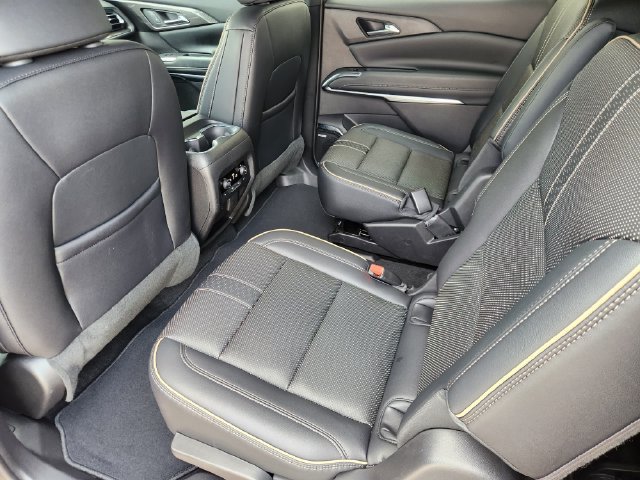 Used 2026 Chevrolet Traverse High Country w/ LPO, Floor Liner Package FWD image 33