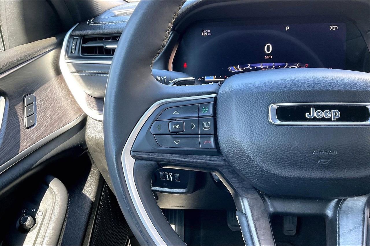 Used 2024 Jeep Grand Cherokee L Limited w/ Luxury Tech Group II image 32