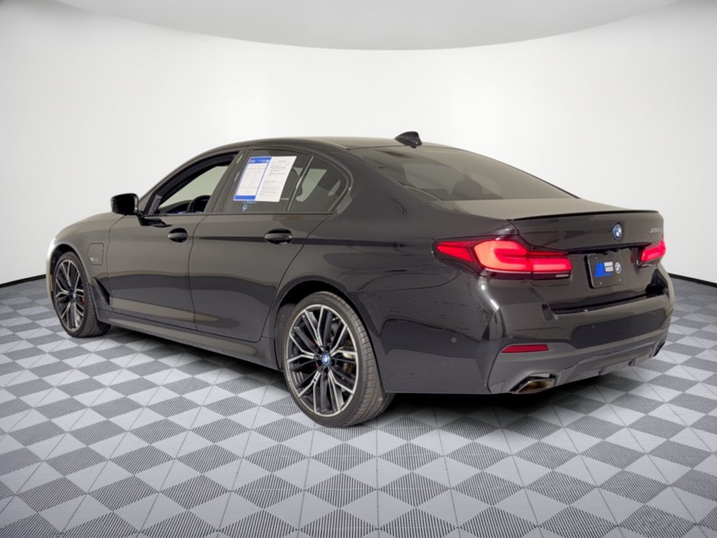 Certified 2023 BMW 530e w/ M Sport Package RWD image 3