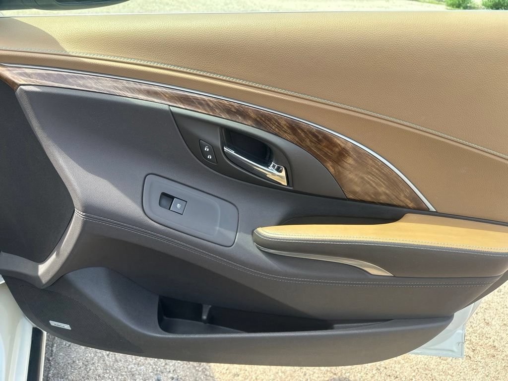 Used 2014 Buick LaCrosse Premium w/ Driver Confidence Package FWD image 9