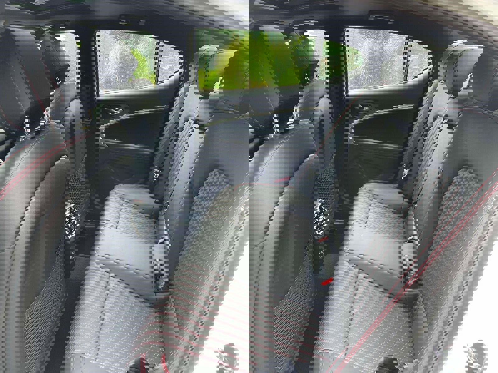 Used 2024 Genesis G70 3.3T Advanced image 12