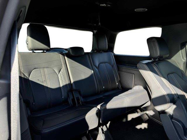 Used 2024 Ford Expedition Platinum RWD image 51