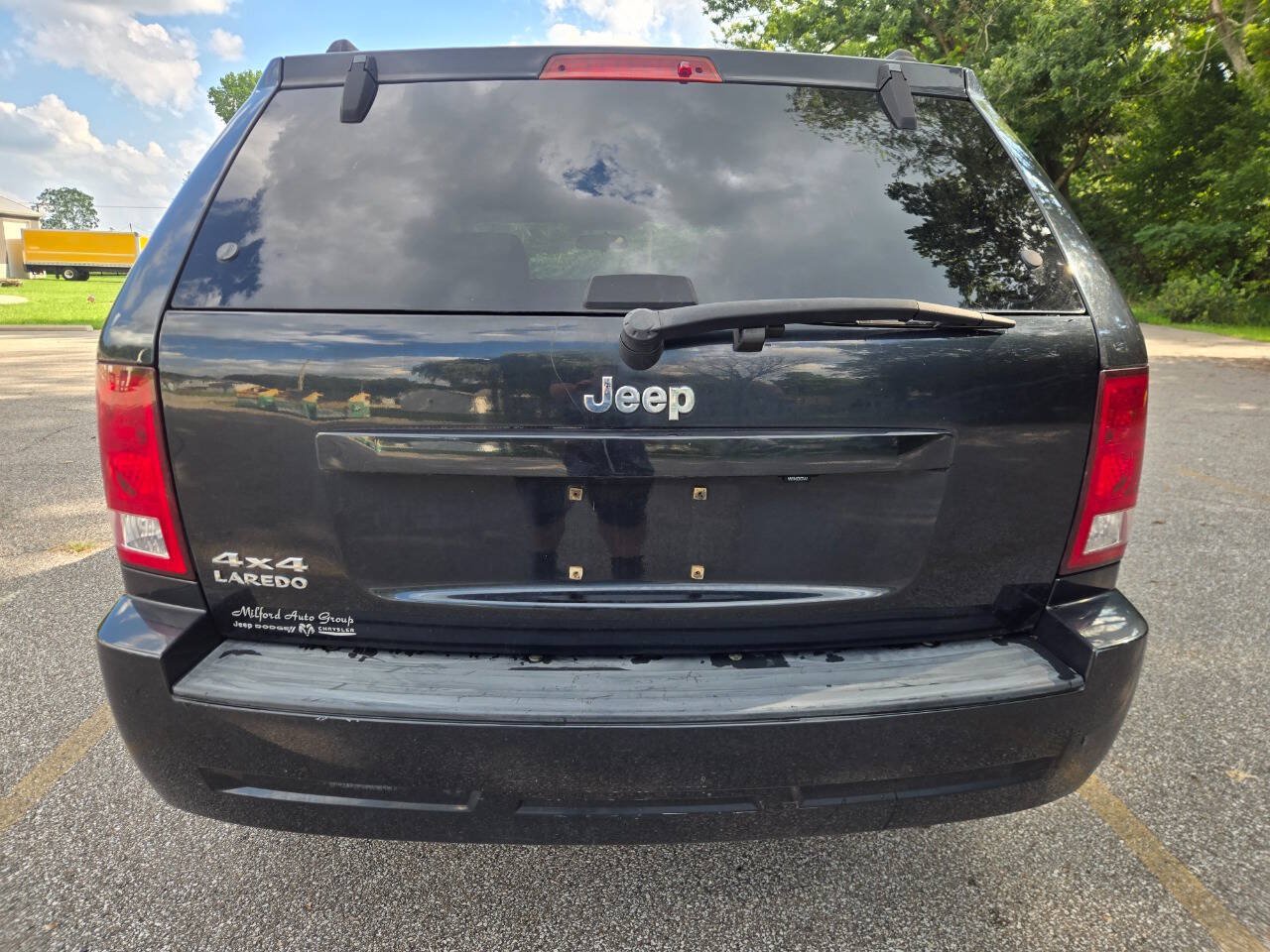 Used 2010 Jeep Grand Cherokee Laredo AWD/4WD image 8