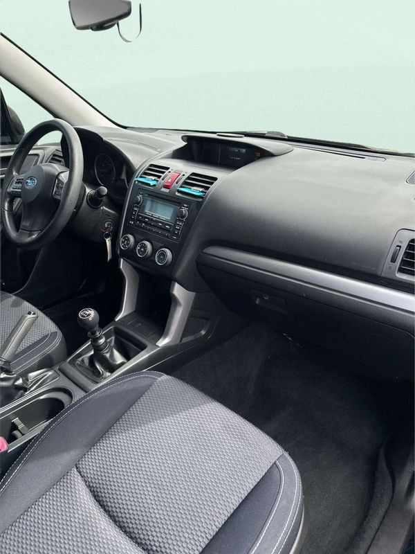 Used 2015 Subaru Forester 2.5i AWD/4WD image 9