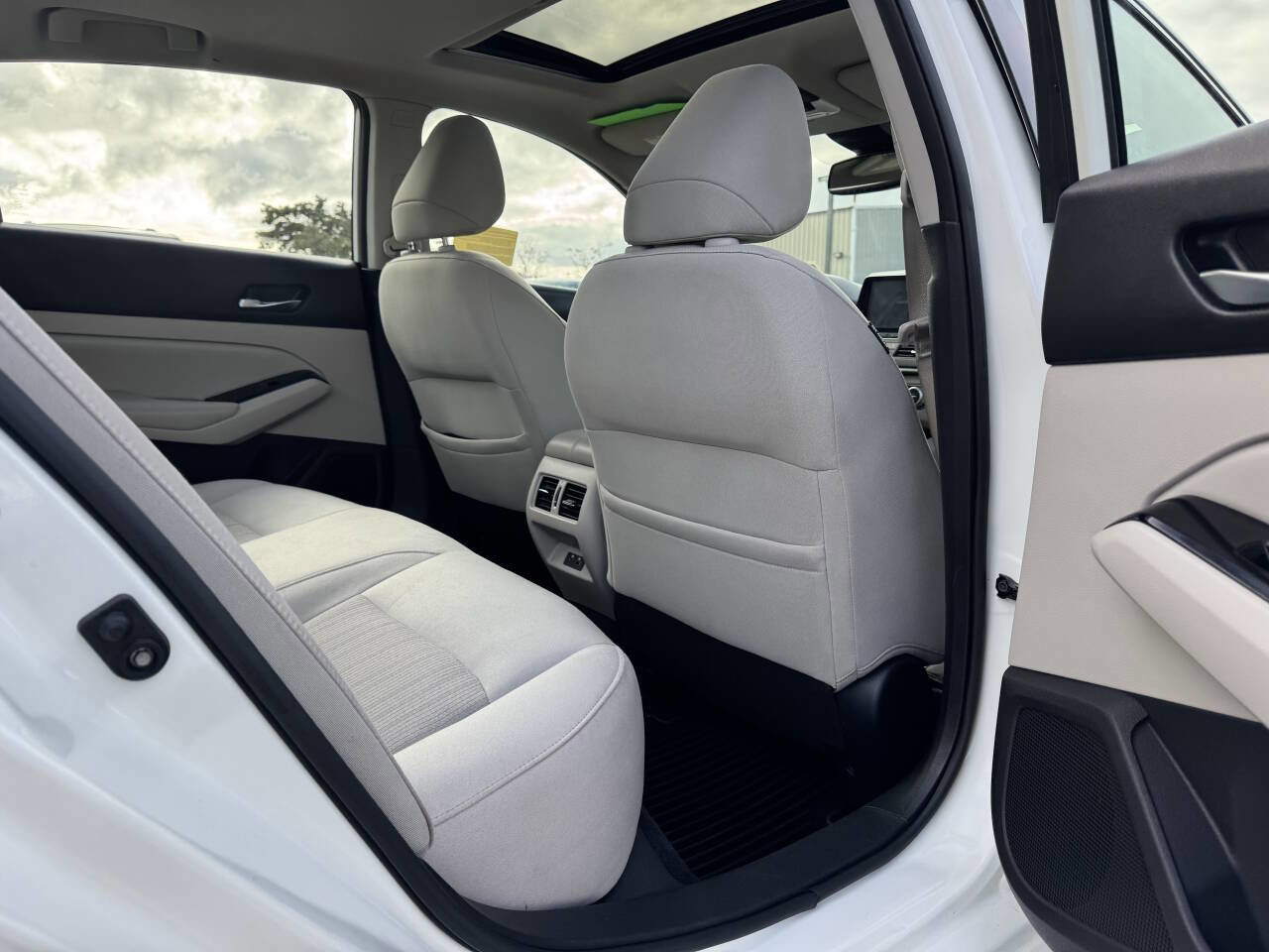 Used 2020 Nissan Altima 2.5 SV image 32