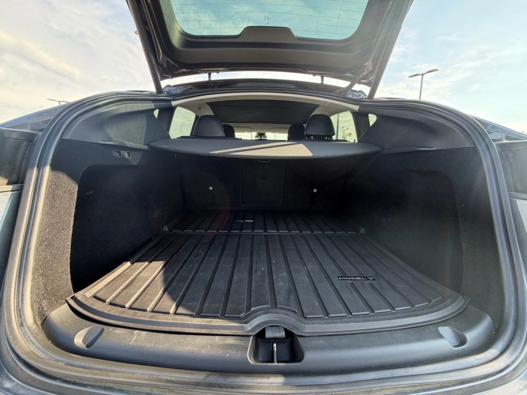 Used 2023 Tesla Model Y Long Range AWD/4WD image 6