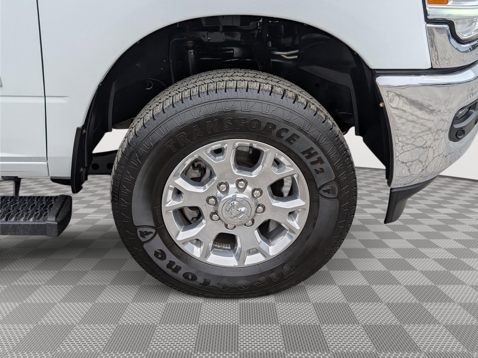 Used 2024 RAM 2500 Laramie w/ Chrome Bumper Package AWD/4WD image 10