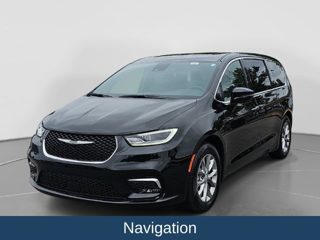 Used 2026 Chrysler Pacifica Limited FWD image 4