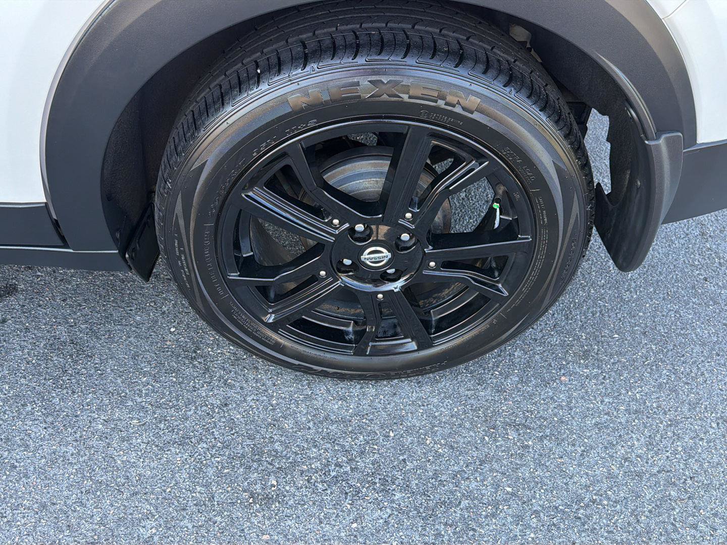 Used 2020 Nissan Kicks SR w/ SR Premium Package FWD image 36