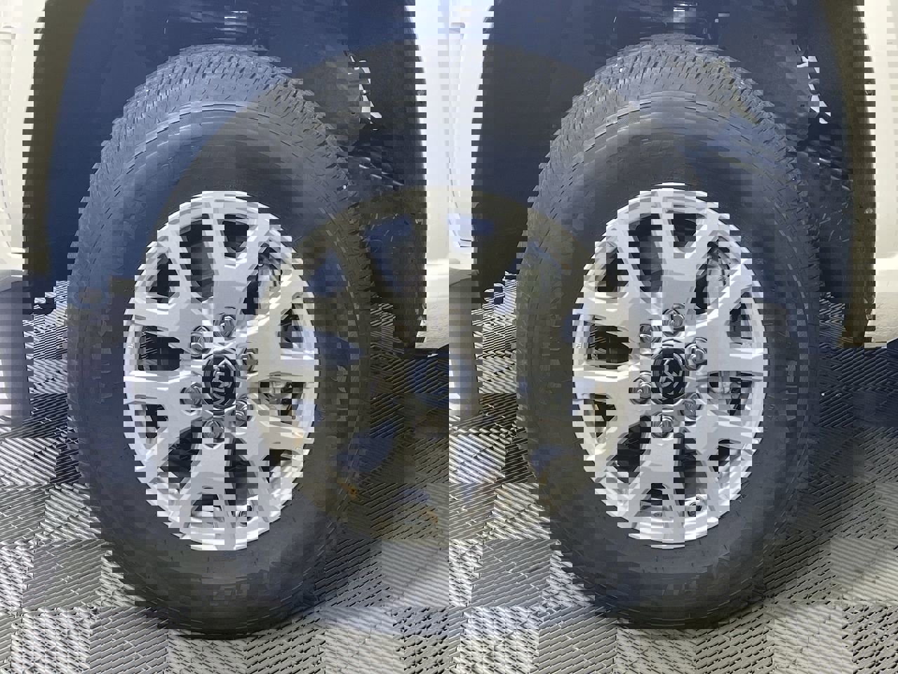 Used 2025 Toyota Tacoma SR5 image 9