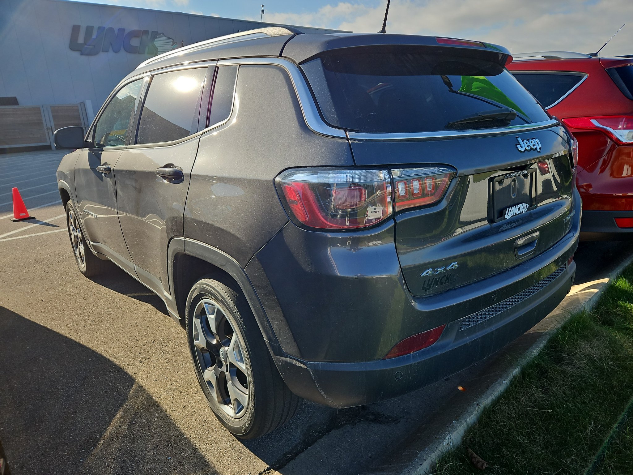 Used 2019 Jeep Compass Limited w/ Safety & Security Group AWD/4WD image 5