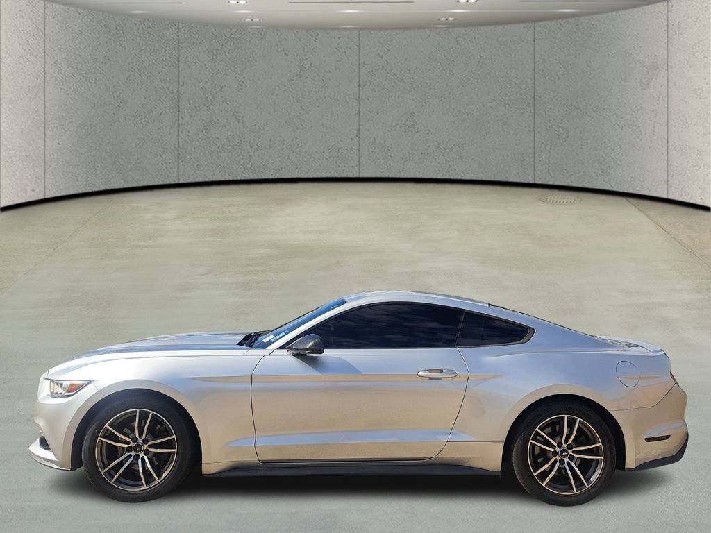 Used 2016 Ford Mustang Premium image 7