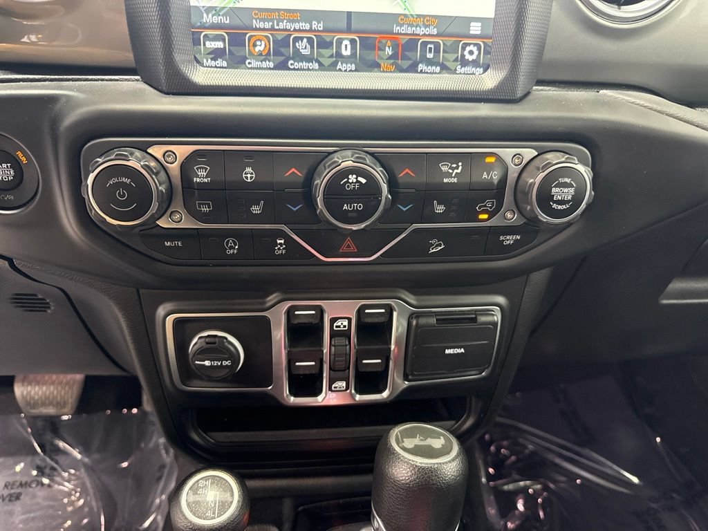 Used 2020 Jeep Wrangler Unlimited Sahara w/ Uconnect 4C Nav & Sound Group AWD/4WD image 15