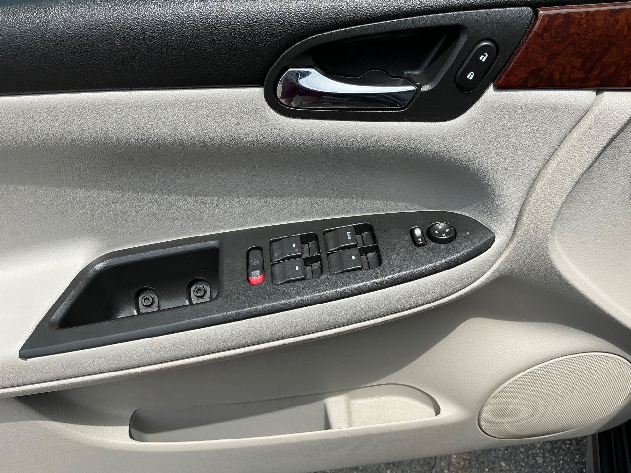 Used 2011 Chevrolet Impala LT FWD image 15
