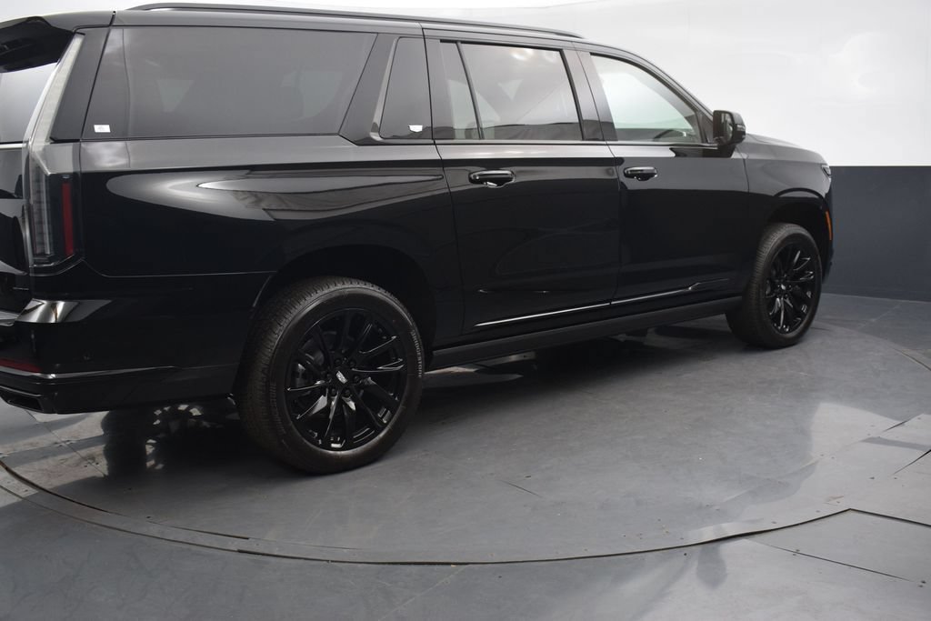 Certified 2026 Cadillac Escalade ESV Sport w/ LPO, ONYX Package AWD/4WD image 6