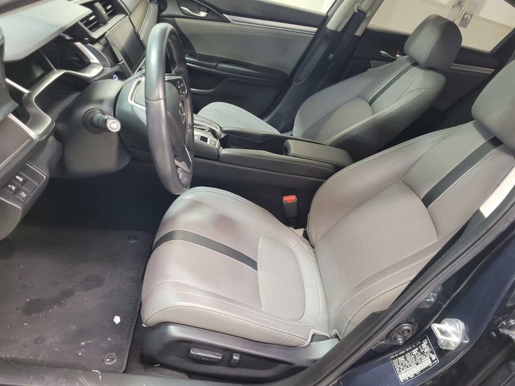 Used 2018 Honda Civic Touring image 6