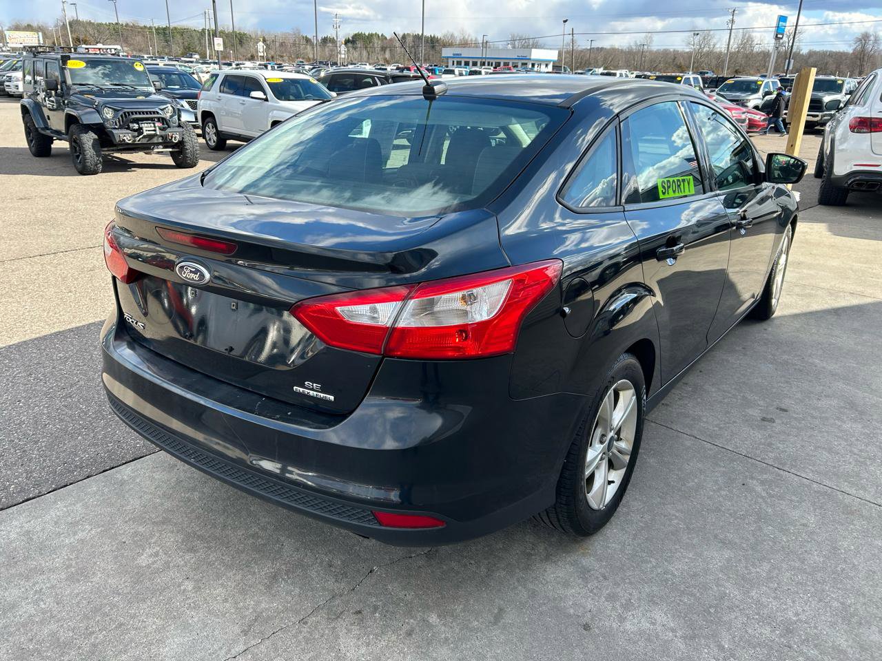 Used 2014 Ford Focus SE w/ SE Winter Package image 5